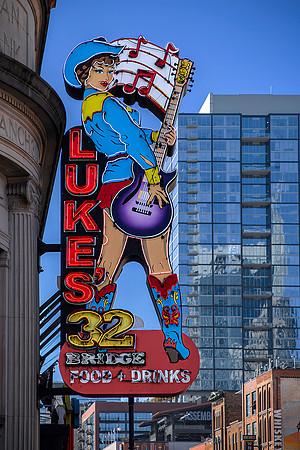 Luke's
