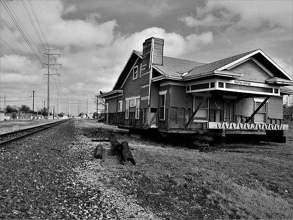 5  Waiting On The Train -- Garland, Texas